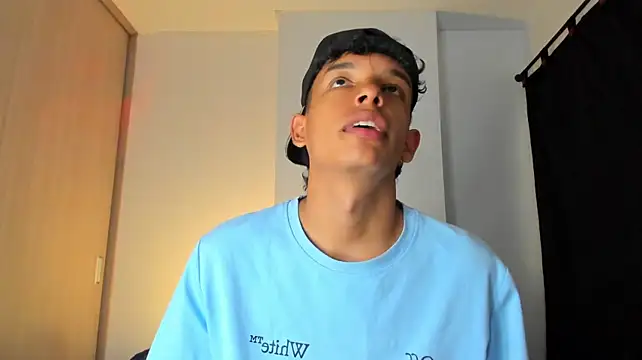 Show modela Maxfrost1 na web-kameri