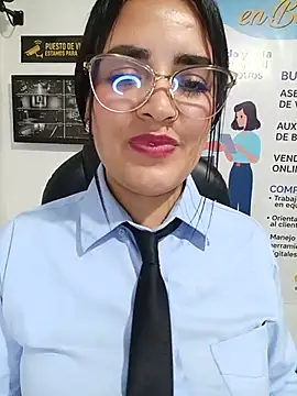 Chat XXX en directo de MAYE__13
