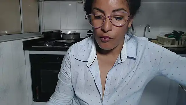 Chatroom XXX en direct de kateleyagrey