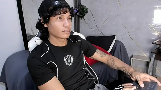 Chat XXX en directo de MaximilianRoth