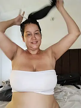 Chat +18 de keilymadam ao vivo
