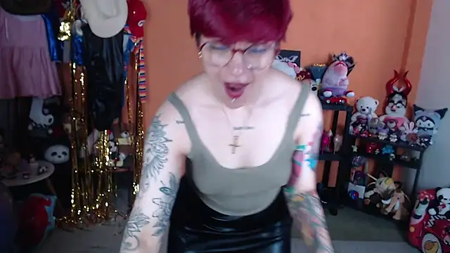 Chat +18 de MissMiia2 ao vivo