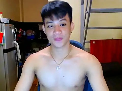 הופעת וובקאם של AsianCUMQUICKLY