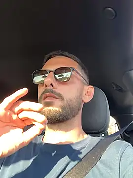 Pol8888 Chat XXX in diretta