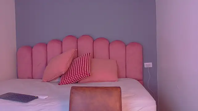 Živý XXX chat MiiaaVelvett__