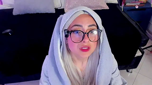 Anseru_ Chat XXX in diretta