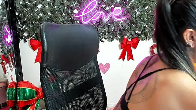 DestinyHills' Live XXX Chat