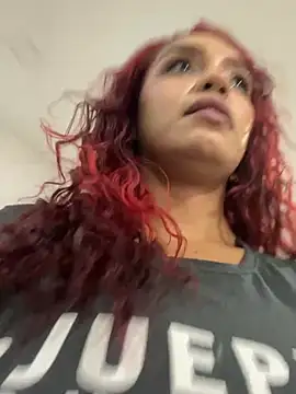Sara-77 Chat XXX in diretta