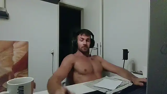 alpha-hunk webcam show