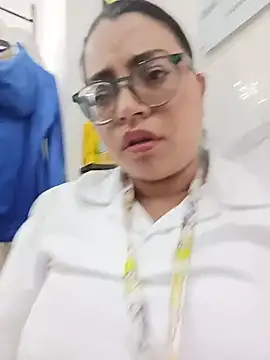 SOFI__10 élő XXX-chatje