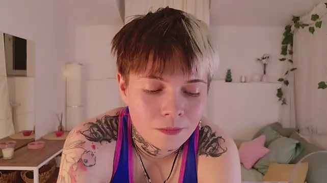 Kitty_Ollive Obrolan Langsung XXX