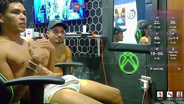Chat +18 de hotboys1924 ao vivo