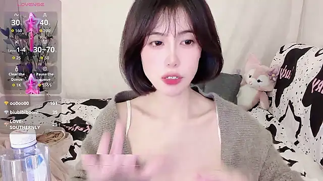 Hello77-234 即時 XXX 聊天