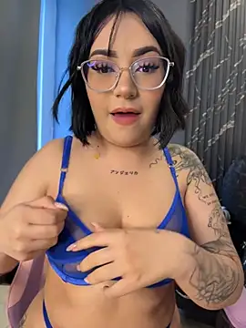 Chat +18 de nicole-cooper ao vivo
