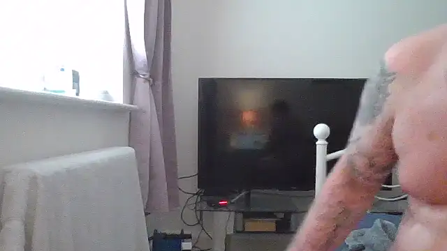Crusher19830's Live XXX Chat