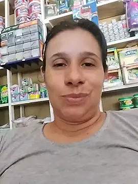MIA-LARIOS' Live XXX Chat