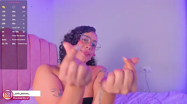 Chat XXX ao vivo de antonelllepiercee