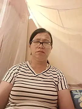 Chilly-wet Chat XXX live
