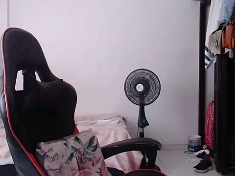 Adriana_0312's Live XXX Chat