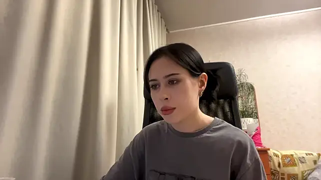 AteEtonian Chat XXX in diretta