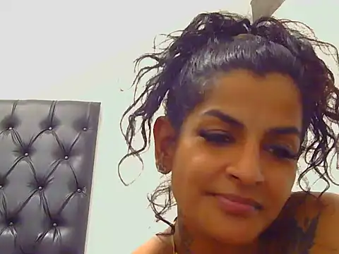 Czat XXX na żywo – Indiansavage1