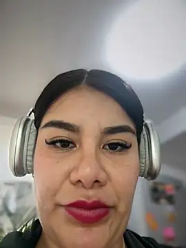 Chatroom XXX en direct de Issane_Peru