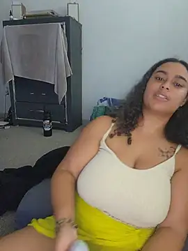 cinnaminnie Live XXX-Chat