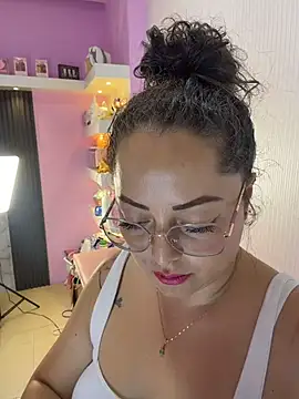 Nails_Lucia Chat XXX in diretta