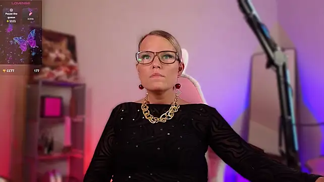 צ'אט XXX בשידור חי של Lady_Shine