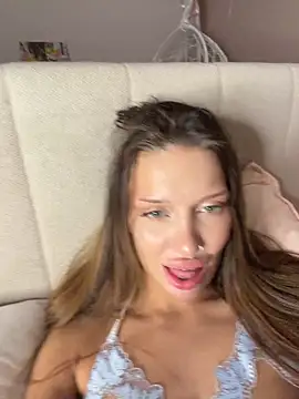 Molly_Miles Adlı Modelin Canlı XXX Sohbeti