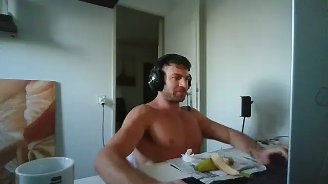 alpha-hunkn Live XXX chat
