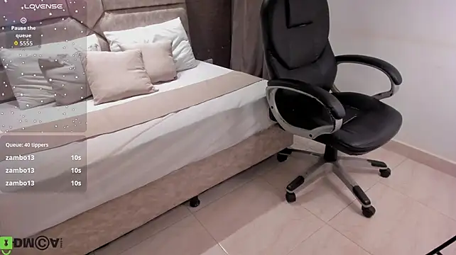 miaparker25 লাইভ XXX চ্যাট
