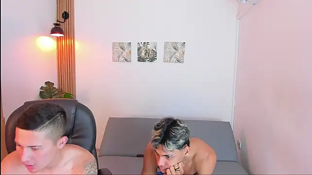 Seductive_BoysW élő XXX-chatje