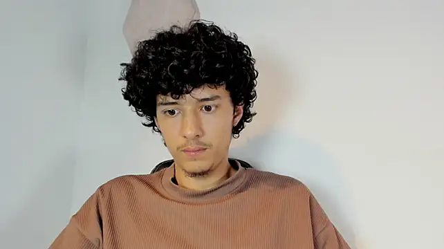 Chatroom XXX en direct de santi_twink