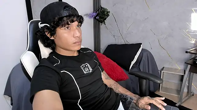 MaximilianRoth's Live XXX Chat