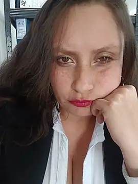 LIA--23 – Naživo XXX chat