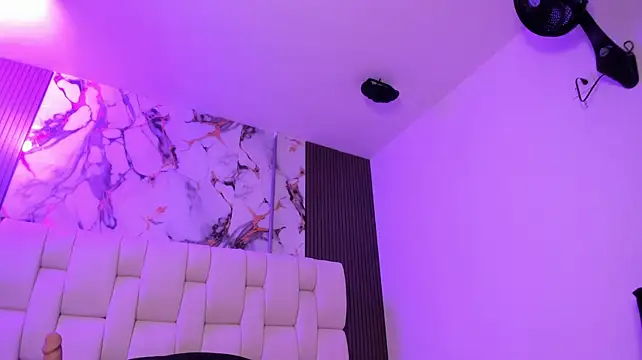 alisstarr Adlı Modelin Canlı XXX Sohbeti