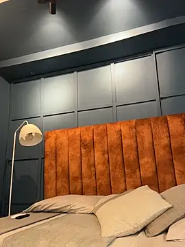 Luxa_Velvet Adlı Modelin Canlı XXX Sohbeti