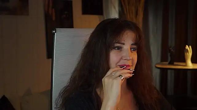 AureliaVane Adlı Modelin Canlı XXX Sohbeti