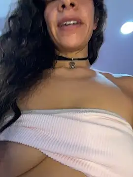 AndreaVel's Live XXX Chat