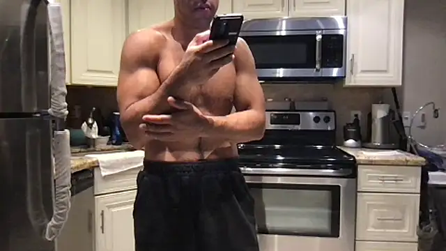 Chat XXX ao vivo de BigGuyMuscle