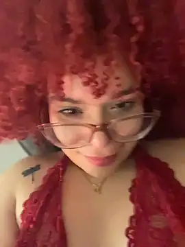 Czat XXX na żywo – Leyah__