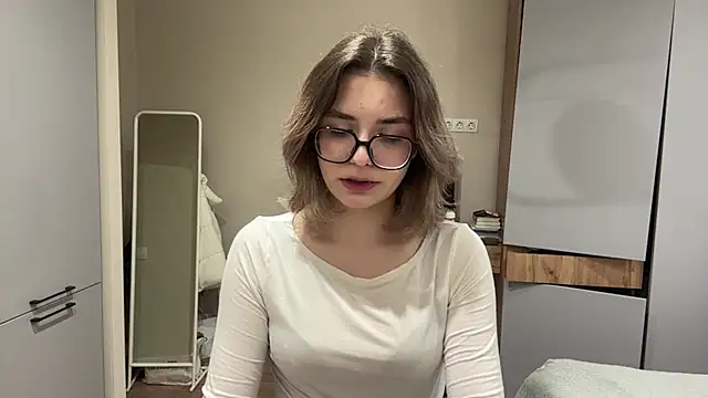AnnaVelvetFire Adlı Modelin Canlı XXX Sohbeti