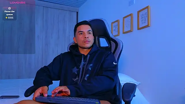estebandelouis' Live XXX Chat