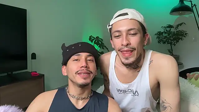 Noah_and_Steven élő XXX-chatje