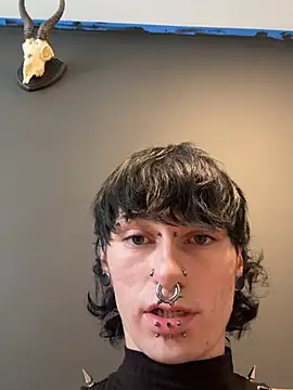 GothSadist live XXX chat