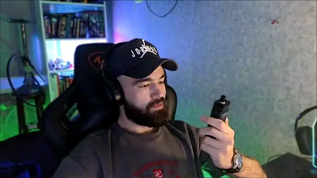 Chatroom XXX en direct de _Serious_Man