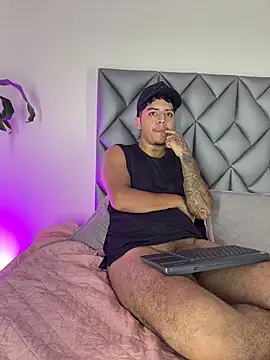 aaron_pamela01 Chat XXX in diretta