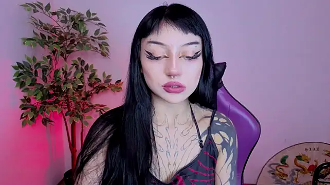 catipetite élő XXX-chatje