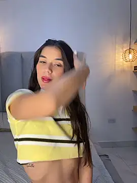 Chatroom XXX en direct de Valentina_lux1